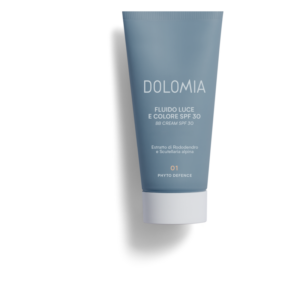 BB Cream in einem blauen Tube mit weißem Deckel und Lichtschutzfaktor 30.