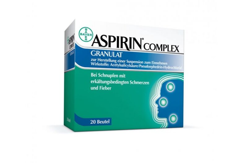 Verpackung von Aspirin Complex Granulat mit Informationen zu Inhaltsstoffen und Anwendung bei Schnupfen und Fieber.