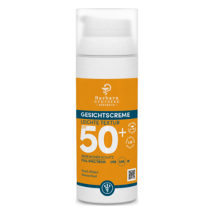 Gesichtscreme mit LSF 50+, leichtem Matt-Effekt und wasserfester Formel in einer pumpbaren Flasche.