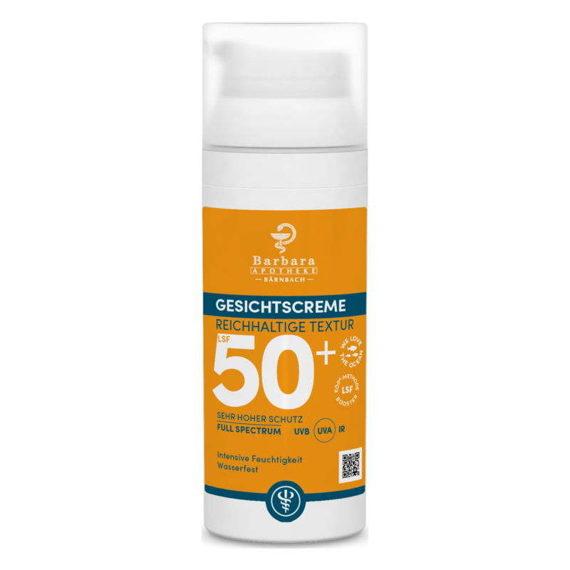 Gesichtsschutzcreme mit Lichtschutzfaktor 50+, wasserfest, in einem weißen Pumpbehälter mit orangefarbenem Etikett.